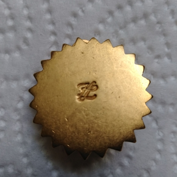 Beautiful Karl Lagerfeld clip on earrings w/Logo - Picture 2 of 4